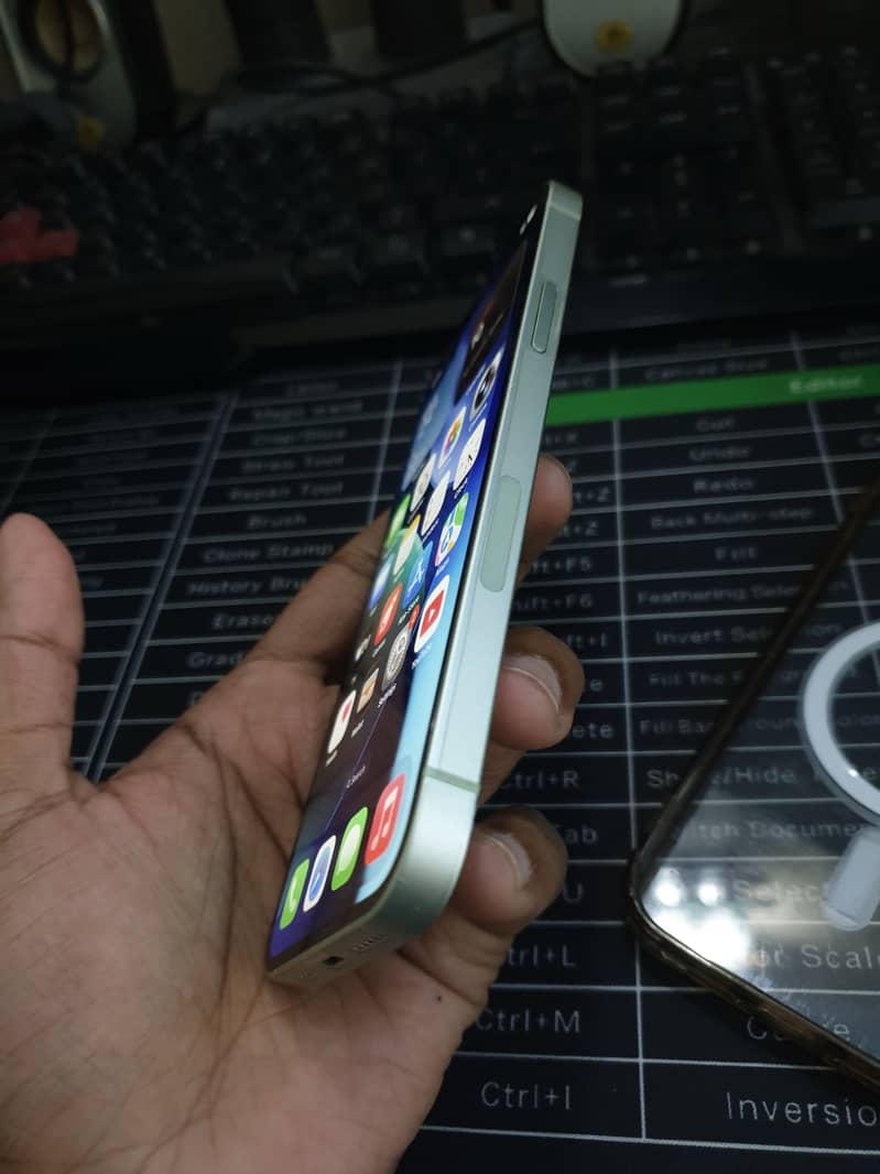 Apple iPhone 12 3