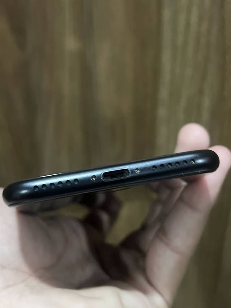 Apple iPhone SE 13