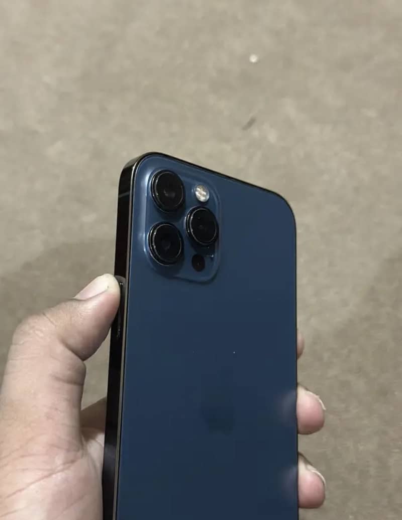 Apple iPhone 12 Pro Max 3
