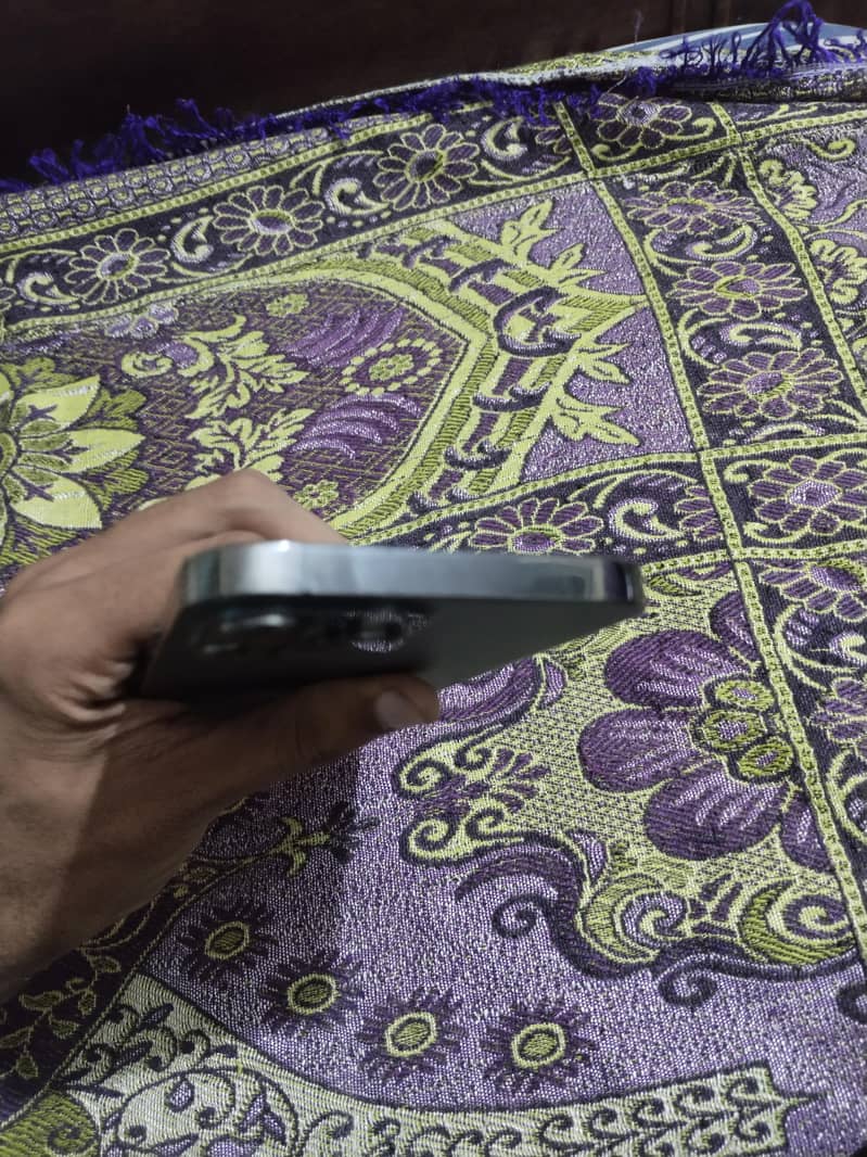 Apple iPhone 13 Pro Max 3