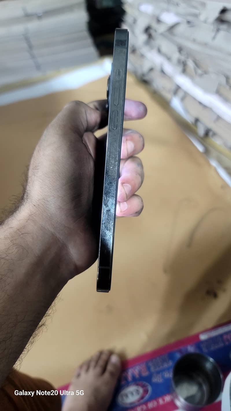 Apple iPhone 13 Pro Max 1