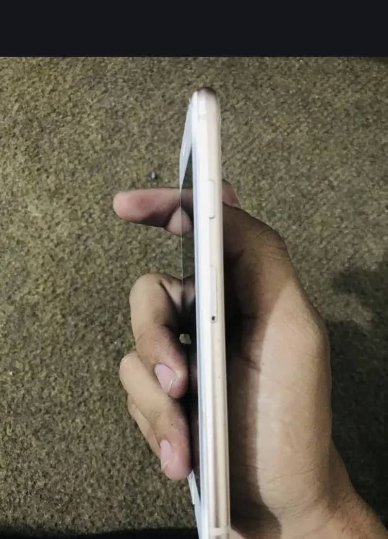 Apple iPhone 8 6