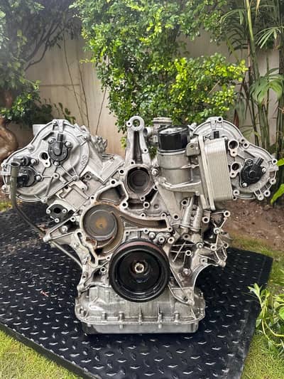 Mercedes S500 Engine