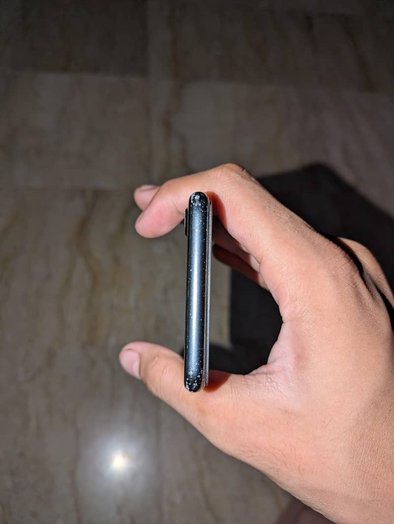 Apple iPhone 7 3