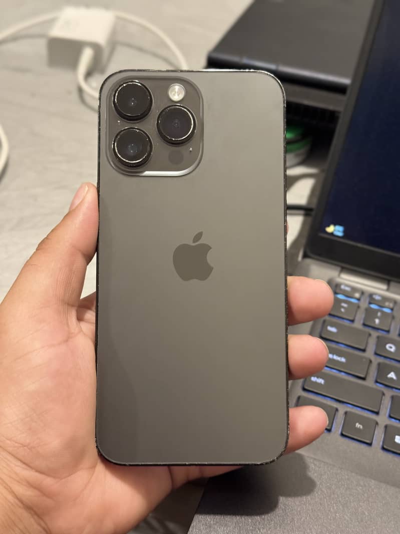 Apple iPhone 14 Pro Max 1