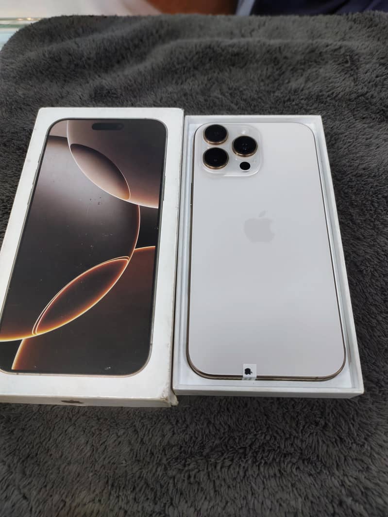 Apple iPhone 16 Pro Max 0