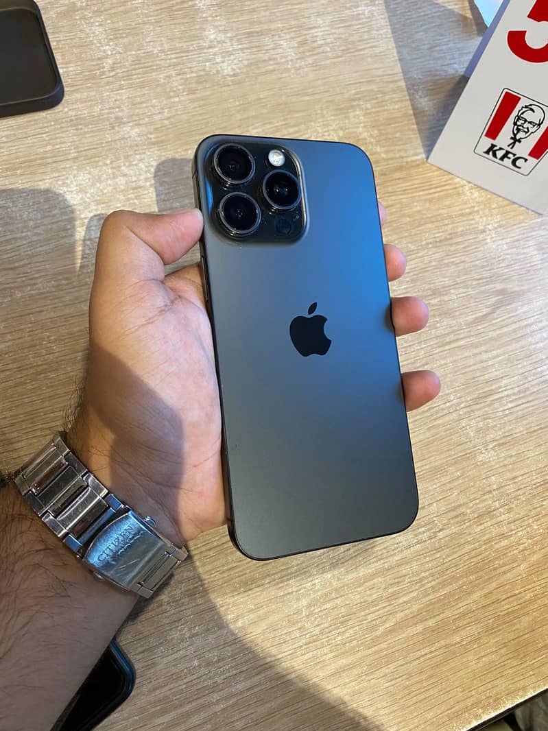Apple iPhone 15 Pro Max 0