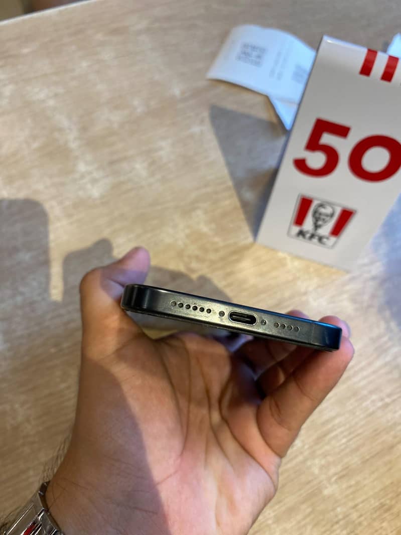 Apple iPhone 15 Pro Max 3