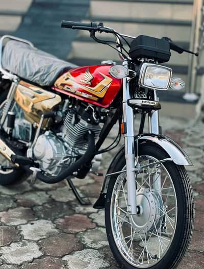 Honda 125 Gold edition