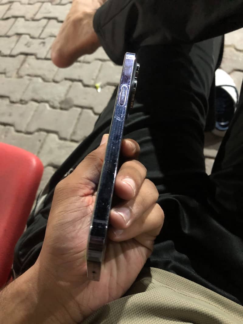 Apple iPhone 14 Pro Max 3