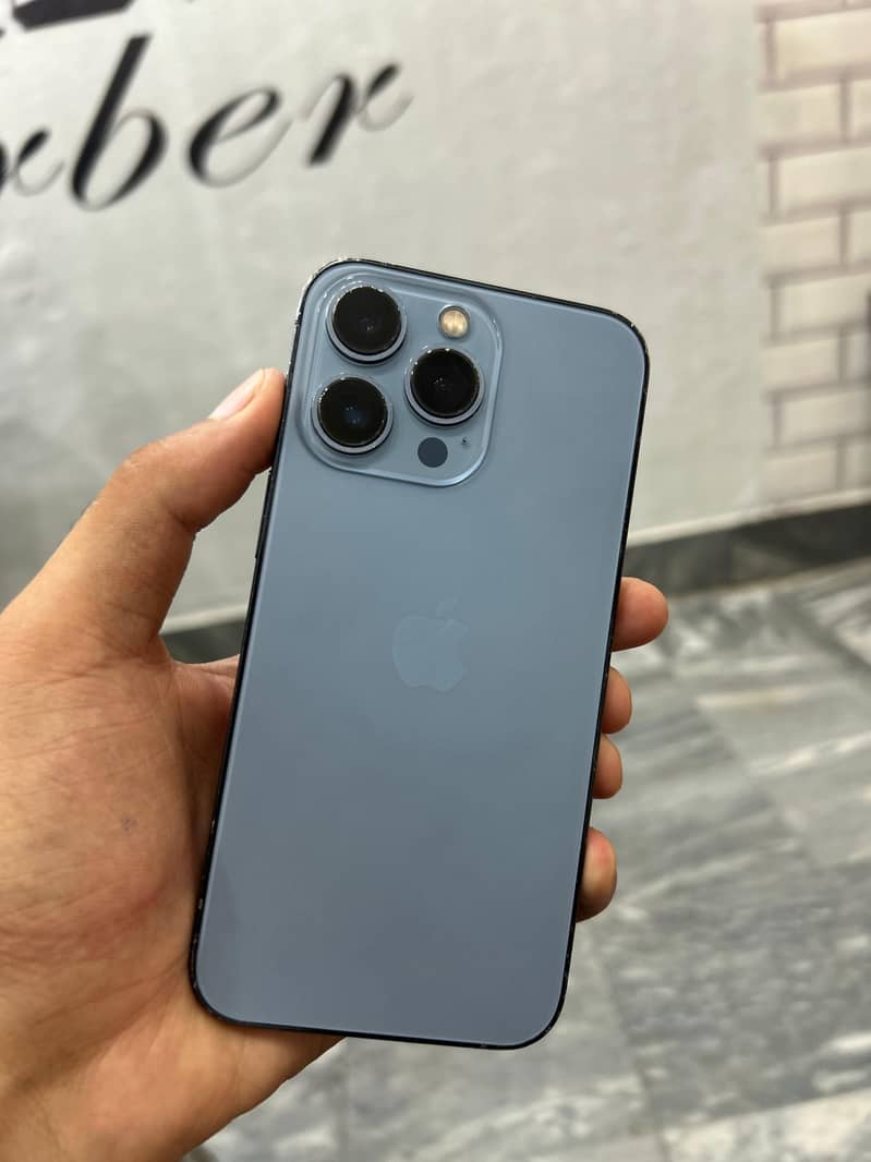 Apple iPhone 13 Pro 0