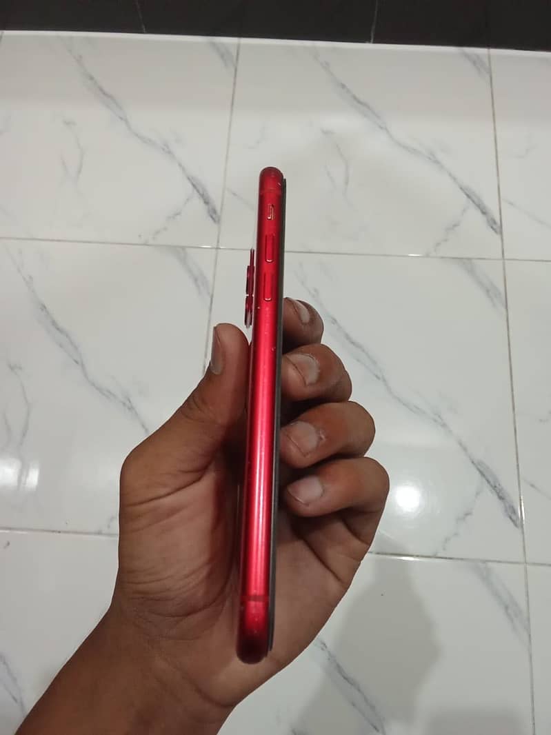 Apple iPhone 11 3