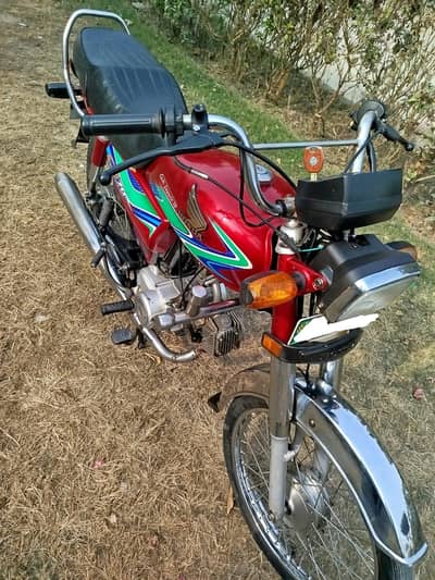 Honda CD 70 2018  model CD 70c call me 03244513839