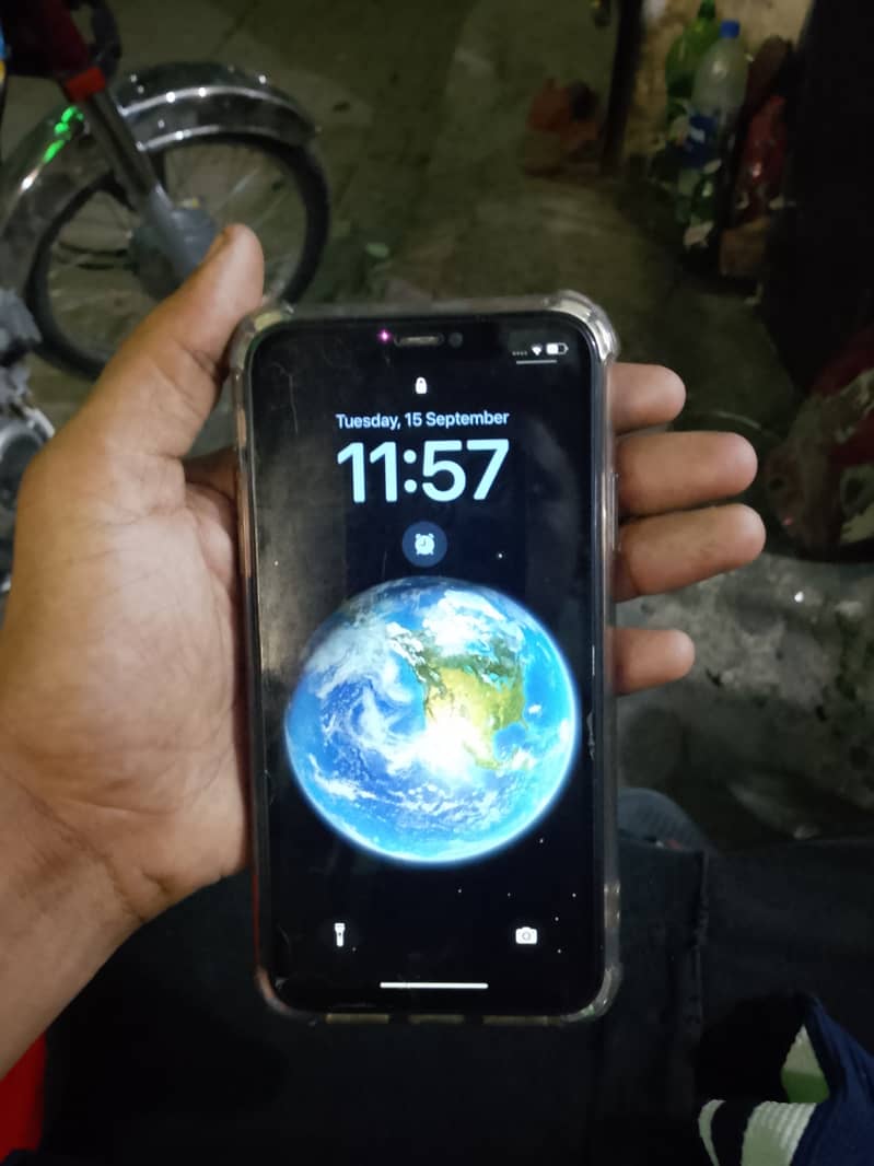 Apple iPhone 11 3