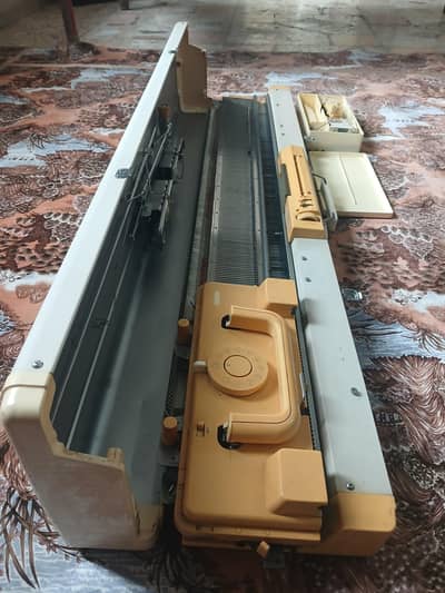 Singer Mod 280 Knitting Machine – Complete Set with Accessories