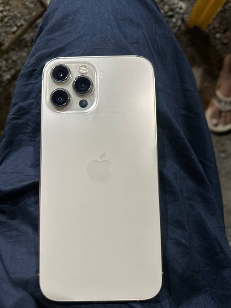 Apple iPhone 12 Pro Max 4