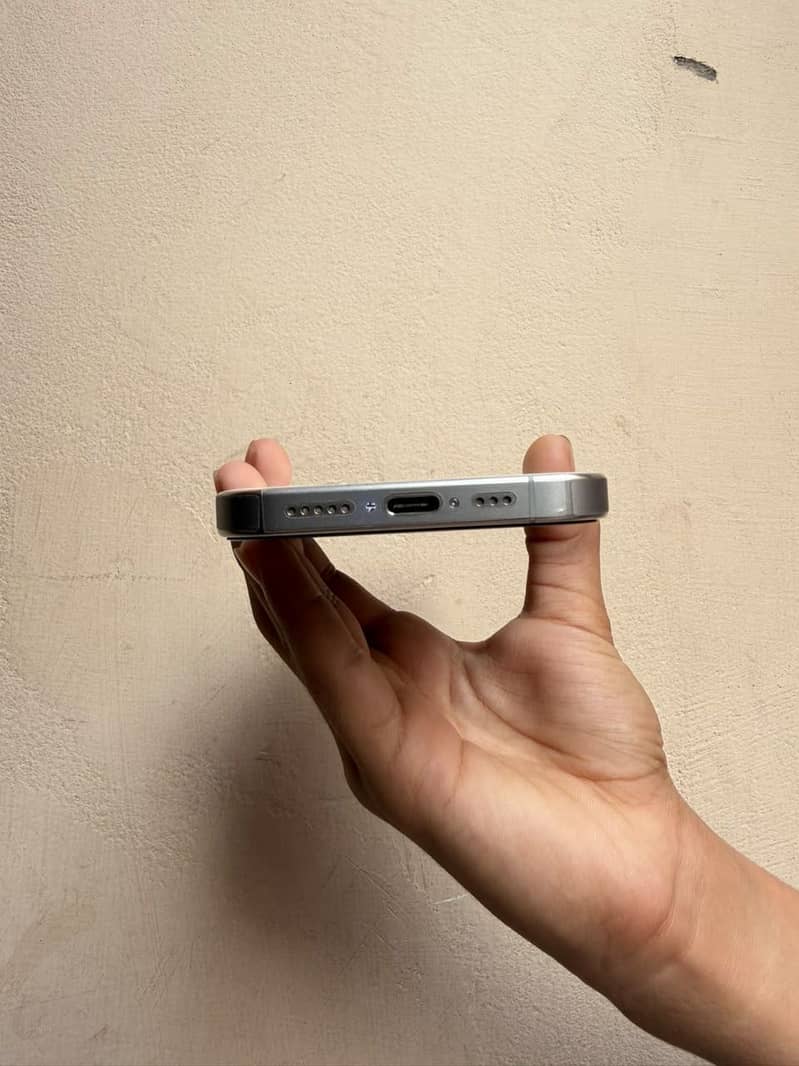 Apple iPhone 15 Pro 1