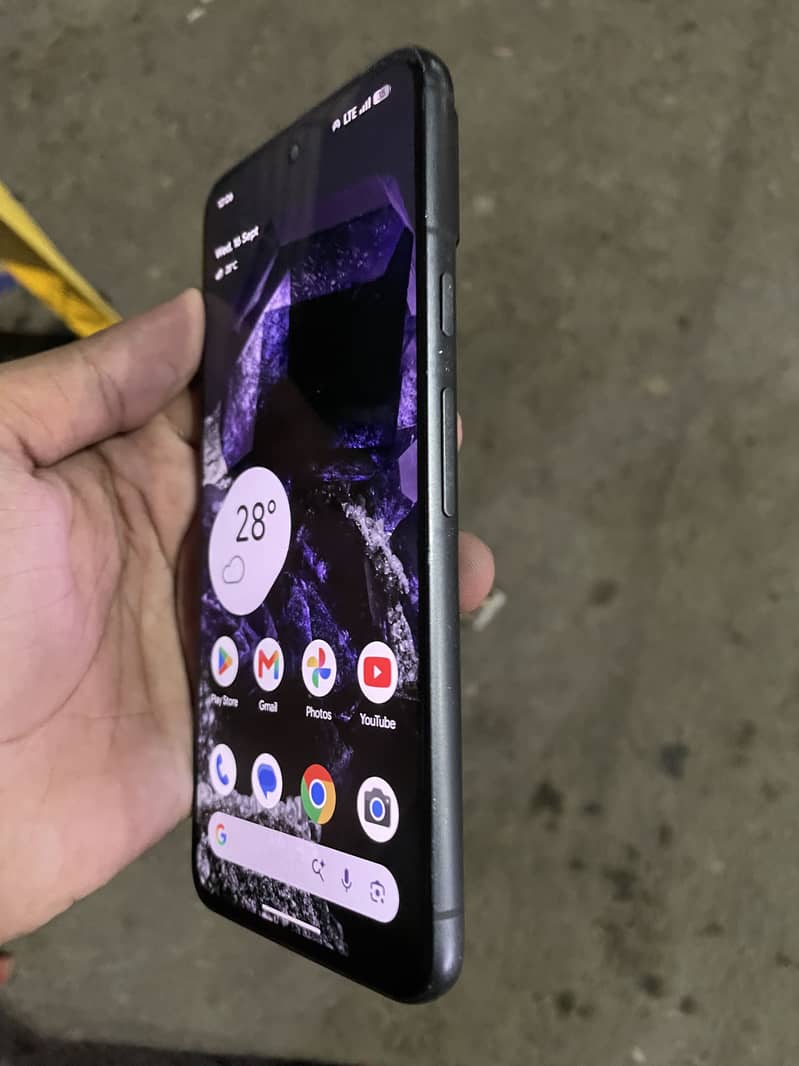 Google Pixel 8 5