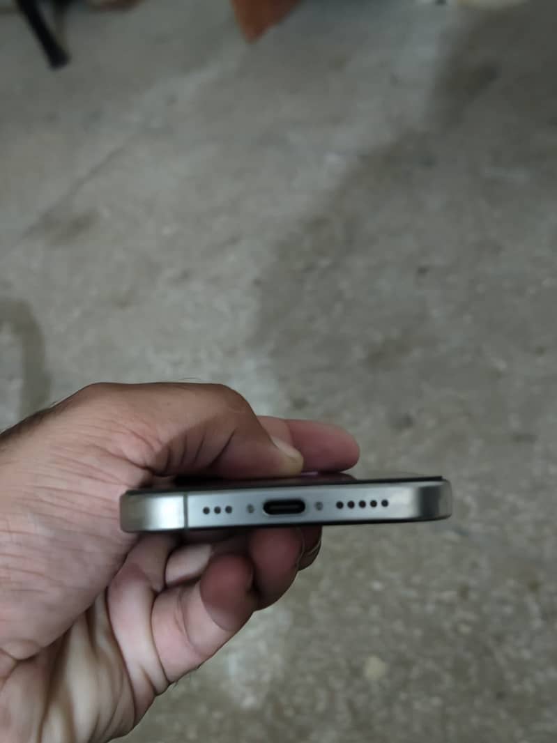 Apple iPhone 15 Pro 1