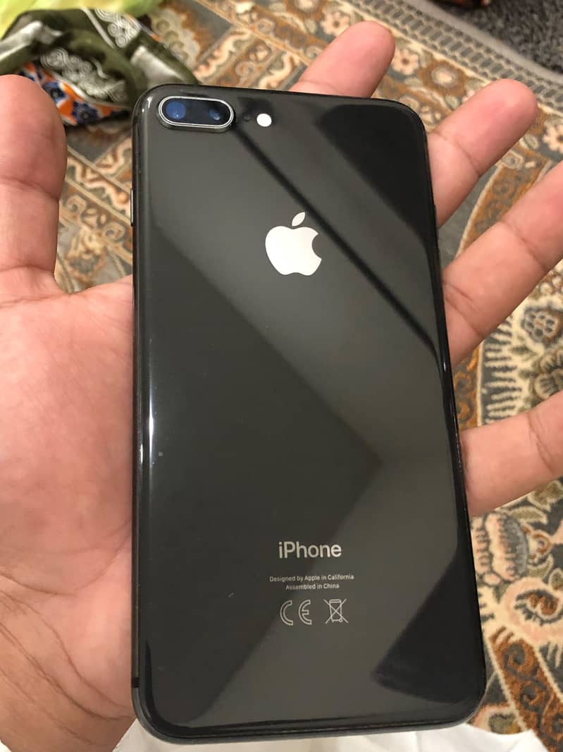 Apple iPhone 8 Plus 0