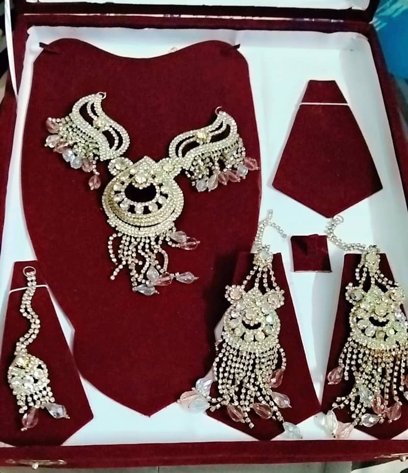 silver stone set. . . 1