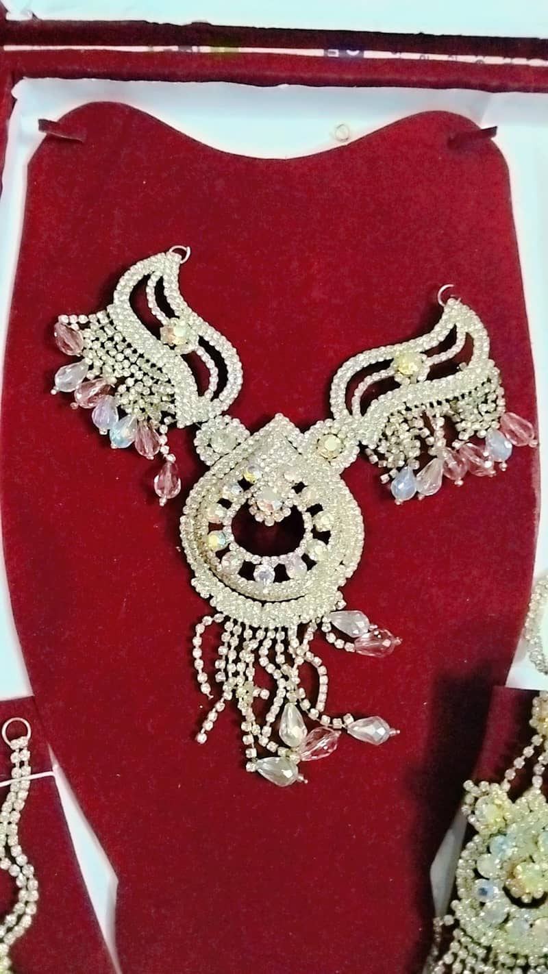 silver stone set. . . 2
