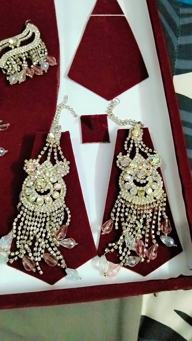 silver stone set. . . 3