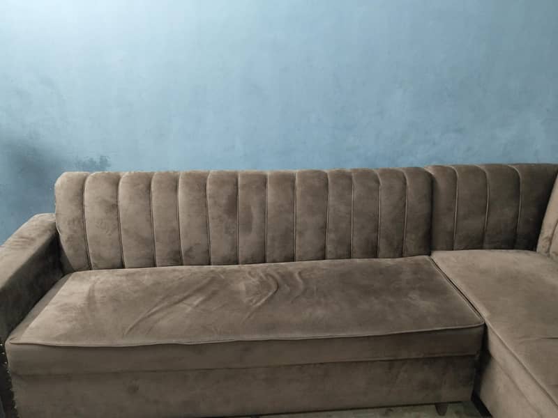 L shape sofa 10/10 condition 1