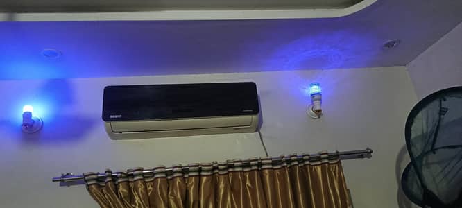 orient Ac 1.5 ton lush condition colling outclass urgent sale