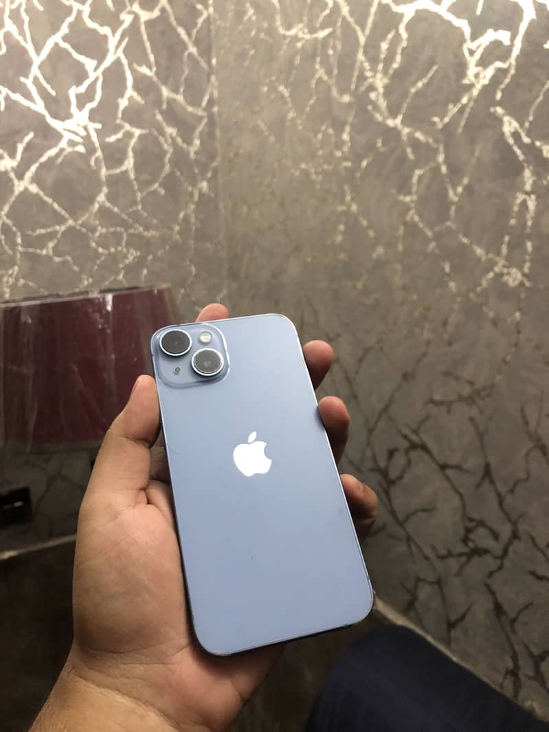 Apple iPhone 14 4