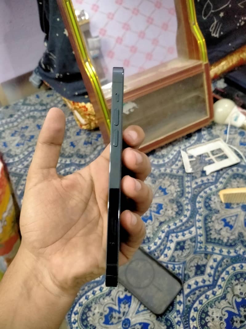 Apple iPhone 12 Pro 1