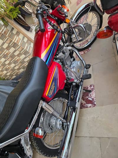 honda 125,  11 model, genuine bike, lush condition