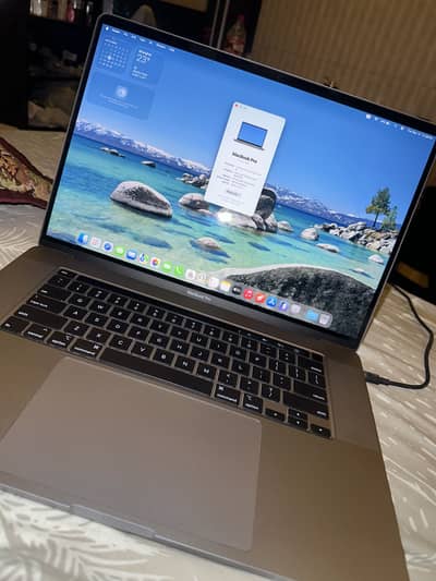 MacBook pro 2019 i9 32ram 500 SSD 16 inch Mint condition