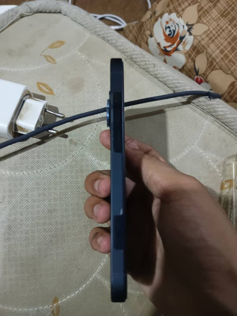 Apple iPhone 14 2