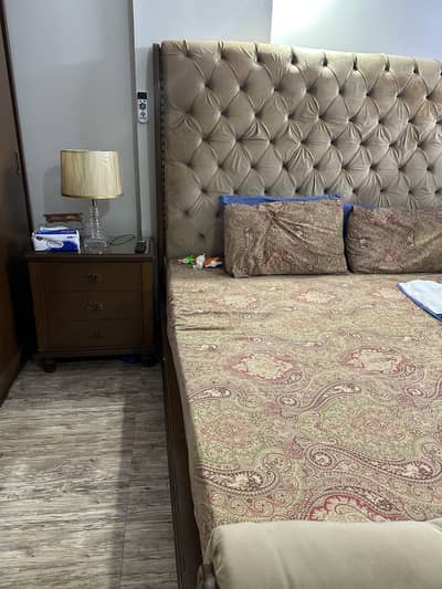 Complete Wooden Bedroom Set – King Size Bed + Side Tables + Dress