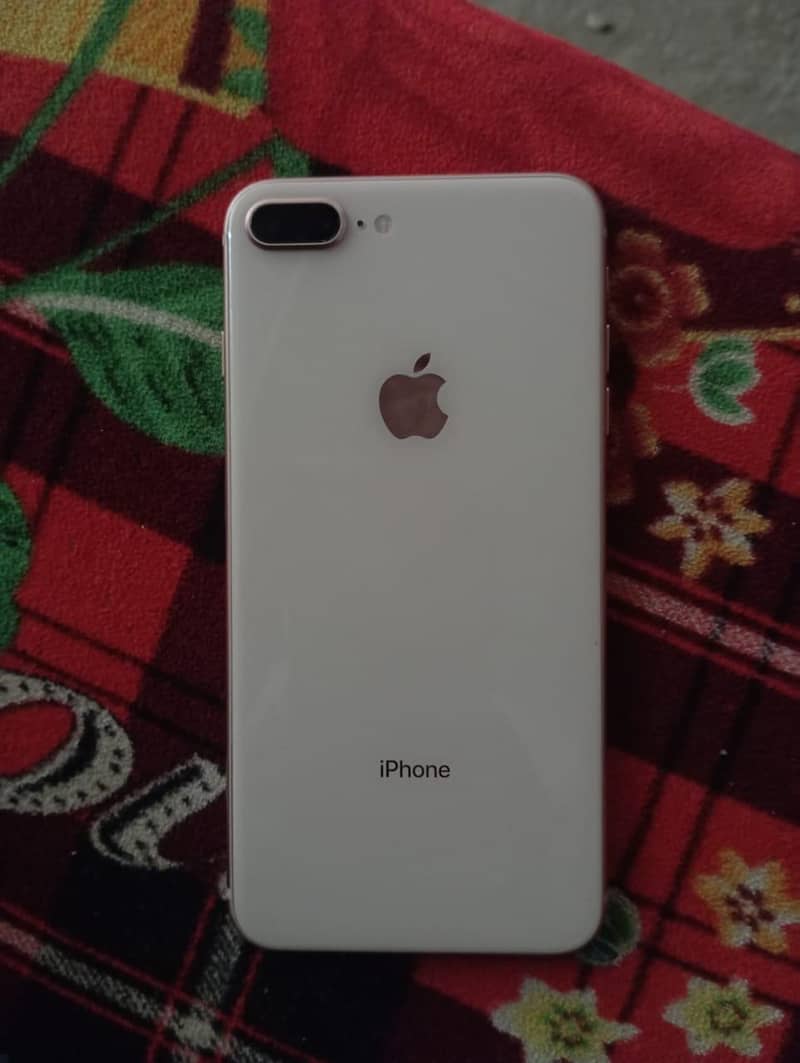 Apple iPhone 8 Plus 1