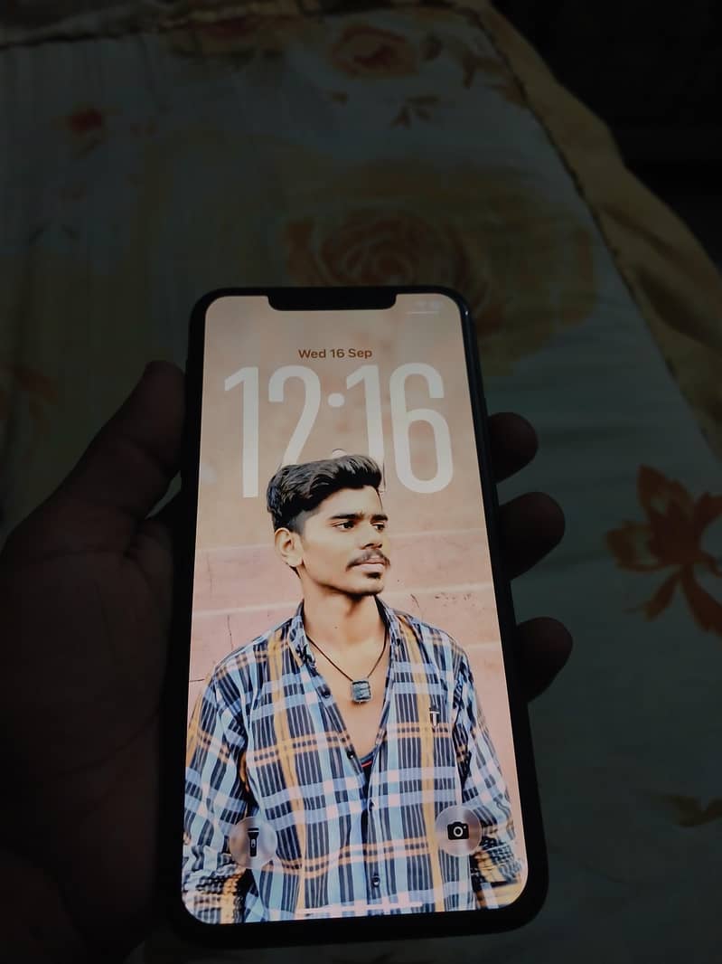 Apple iPhone 11 Pro Max 1
