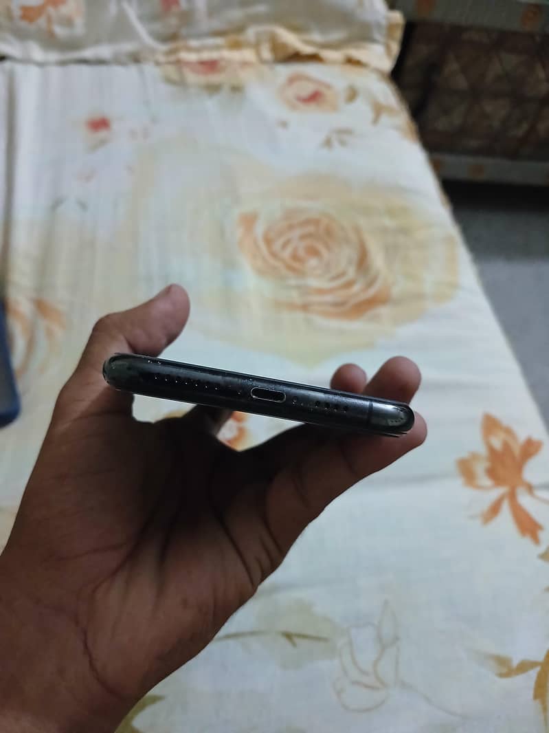Apple iPhone 11 Pro Max 3