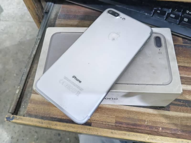 Apple iPhone 7 Plus 2