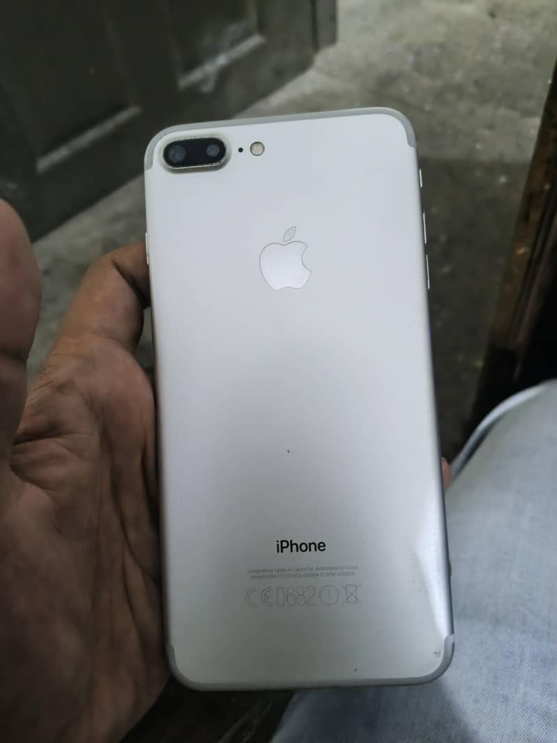Apple iPhone 7 Plus 5