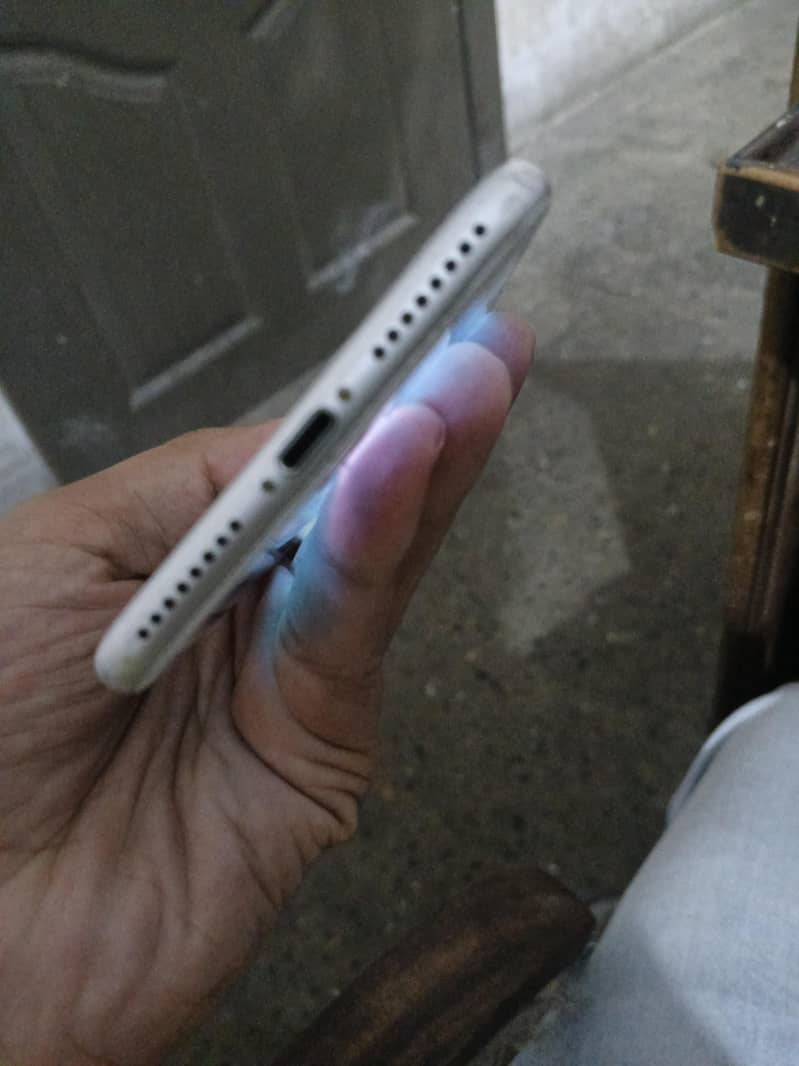 Apple iPhone 7 Plus 6