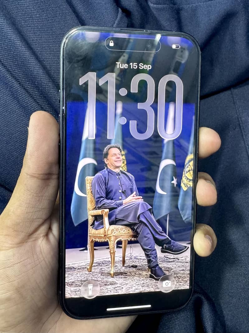 Apple iPhone 16 2