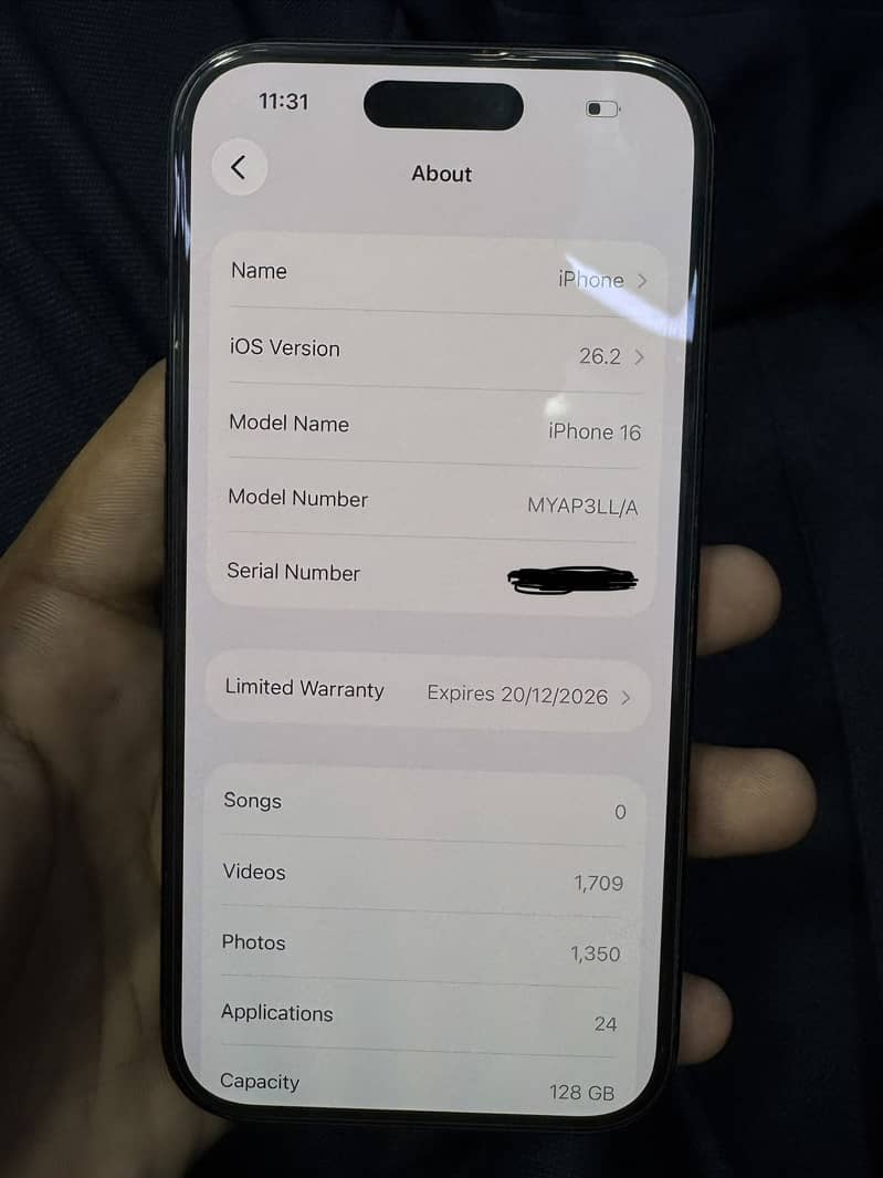 Apple iPhone 16 6