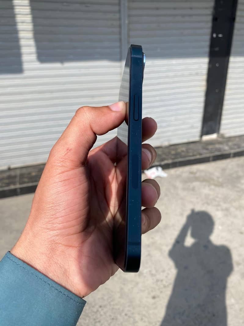 Apple iPhone 13 1