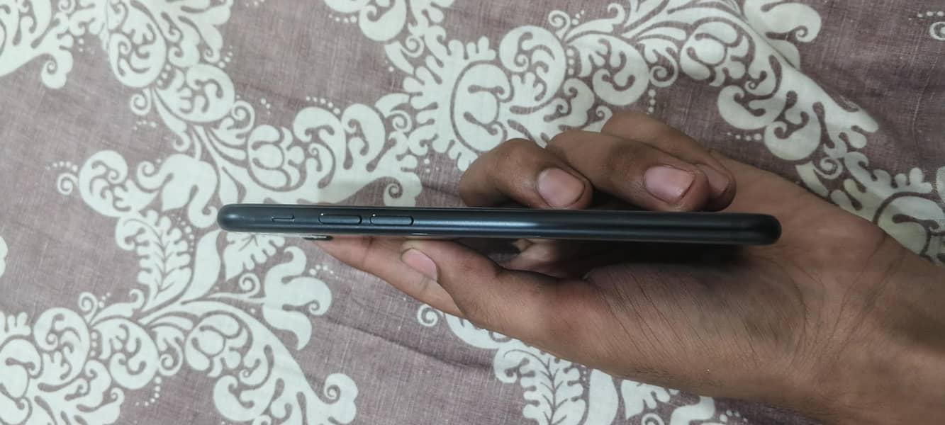 Apple iPhone SE 2 3