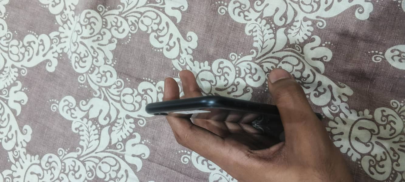 Apple iPhone SE 2 5