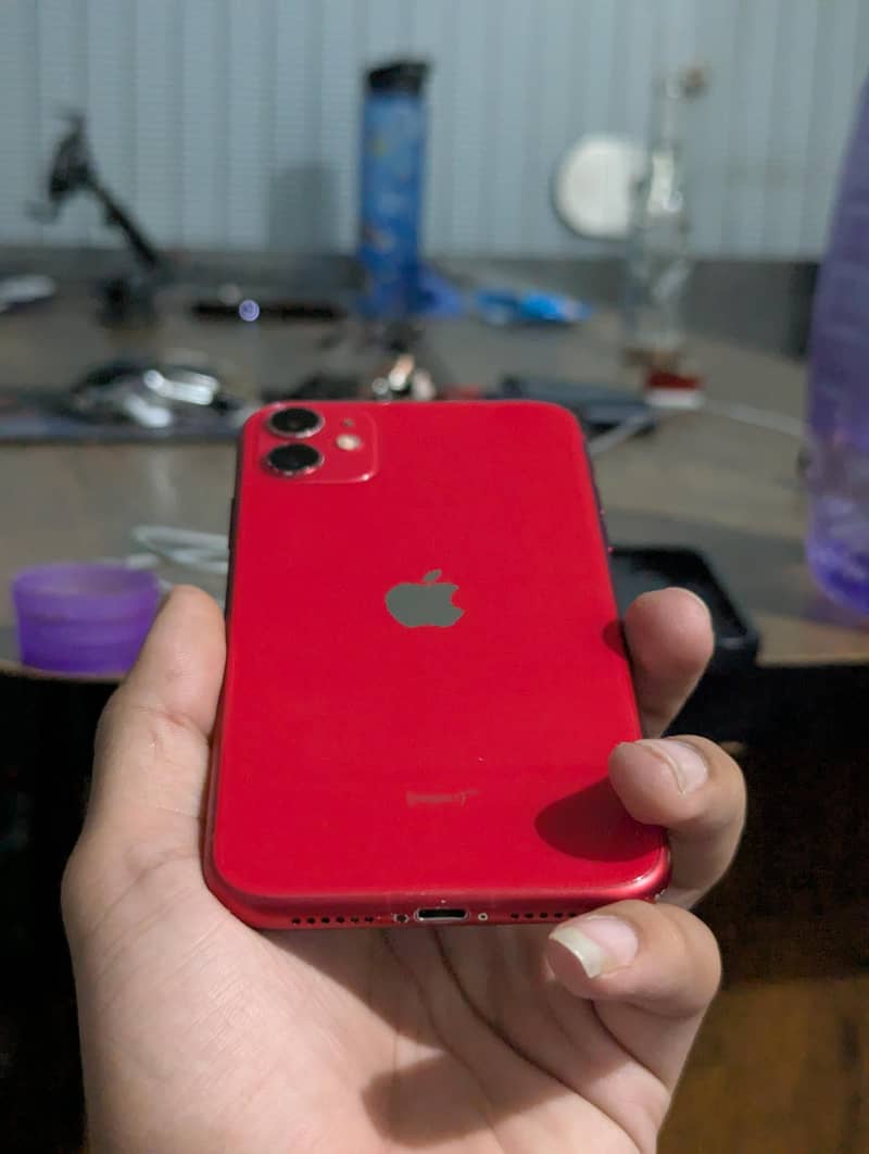 Apple iPhone 11 0