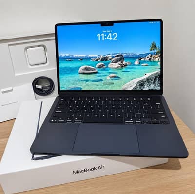 MacBook Air M5 | 16GB RAM | 512GB SSD | Under Apple Warranty