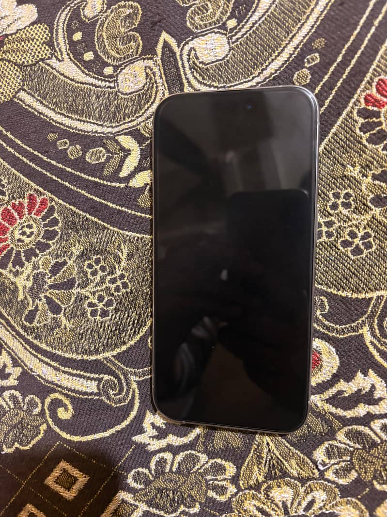 Apple iPhone 16 Pro 1