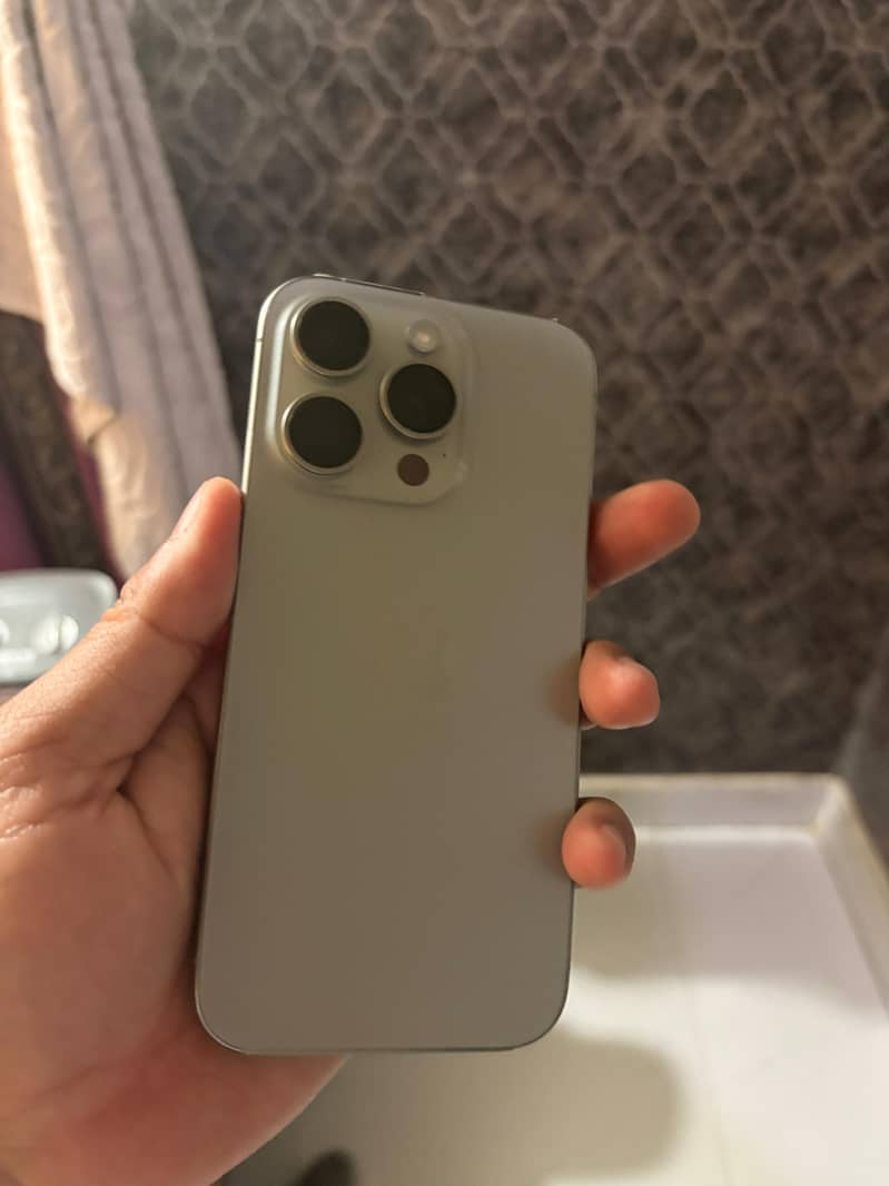 Apple iPhone 16 Pro 2